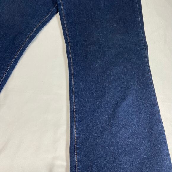 Levi’s 512 Perfectly Slimming Womens Jeans Bootcut Stretch Size 12M Dark Wash - Picture 11 of 14